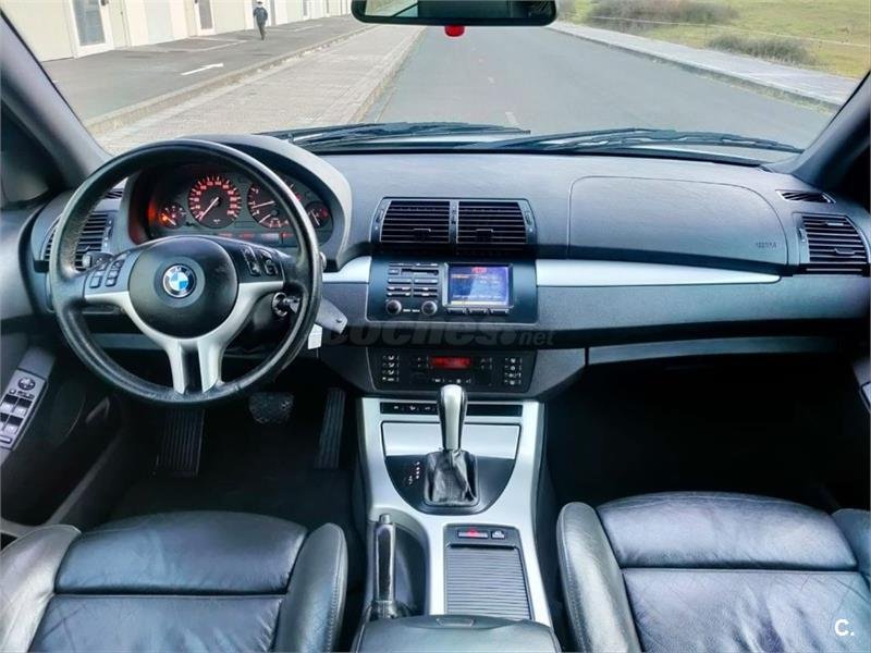BMW X5 4.4i 5p.
