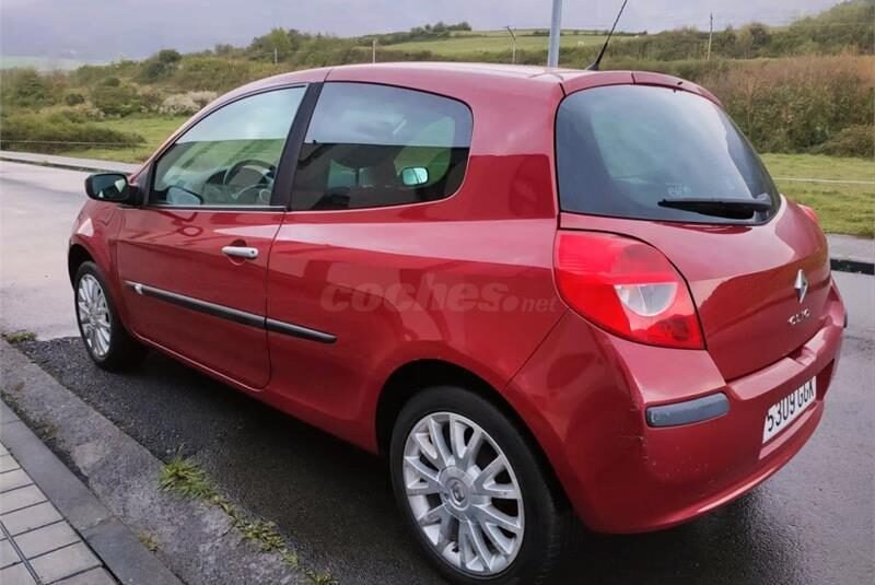 Renault Clio Authentique 1.2 16v 3p.