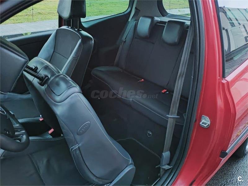 Renault Clio Authentique 1.2 16v 3p.