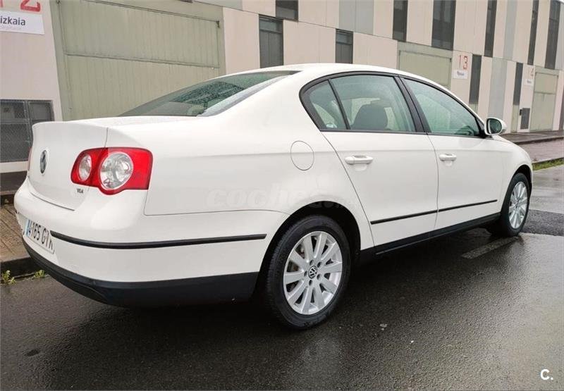 Volkswagen Passat 2.0 TDI 110cv DPF Edition Plus 4p.