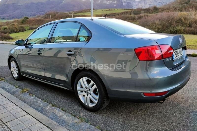 Volkswagen Jetta 1.6 TDI 105cv Sport