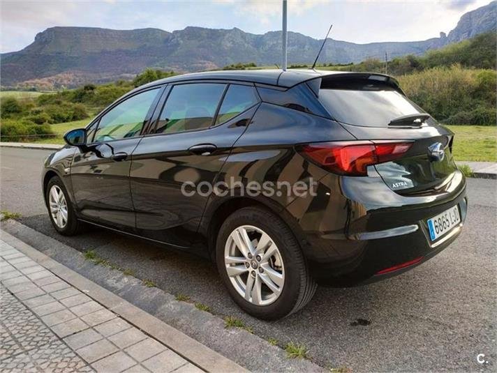 Opel Astra 1.2T SHL Edition