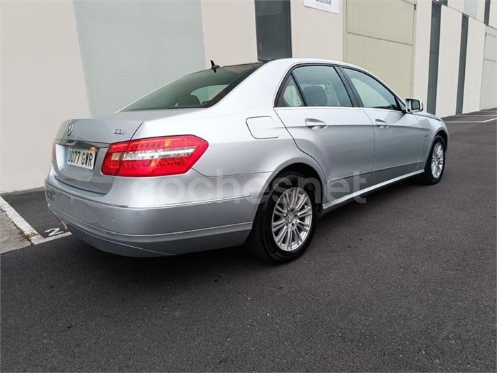 MERCEDES-BENZ Clase E 250 CDI Blue Efficiency 4p.