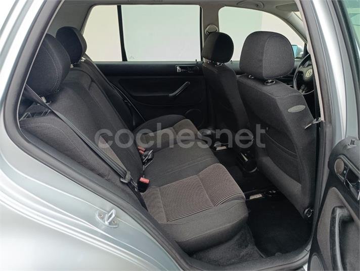 Volkswagen Golf 1.6 Conceptline