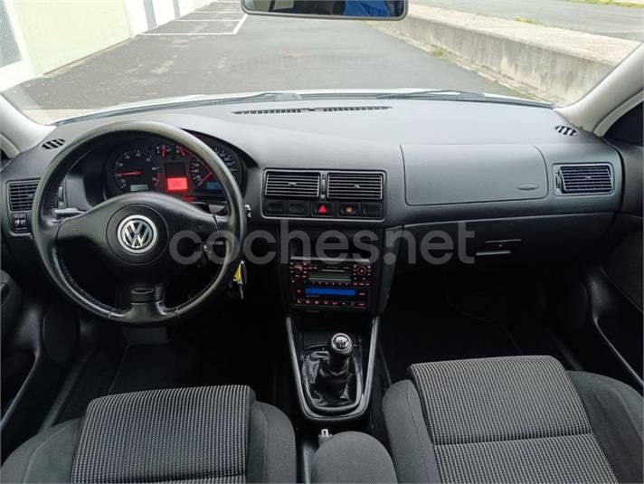 Volkswagen Golf 1.6 Conceptline