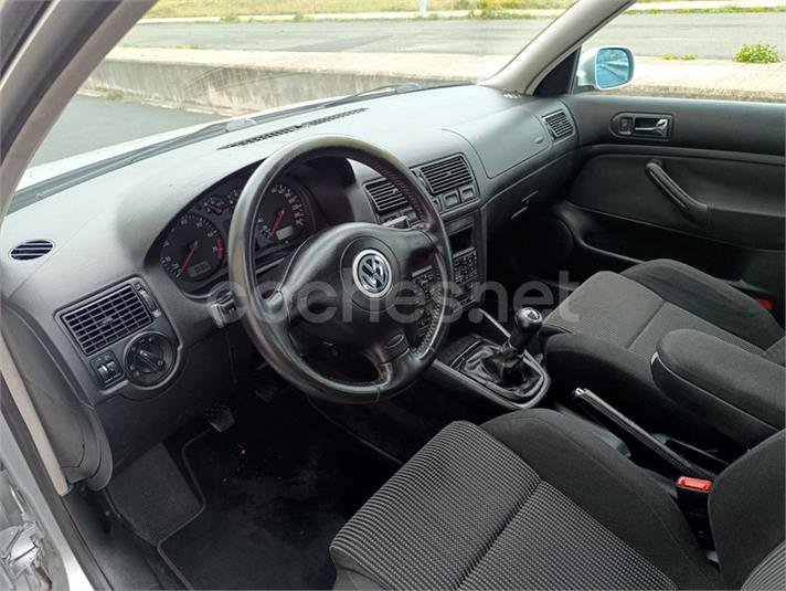 Volkswagen Golf 1.6 Conceptline