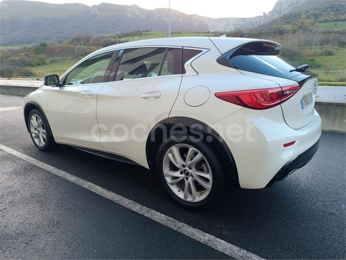 INFINITI Q30 1.5D PREMIUM