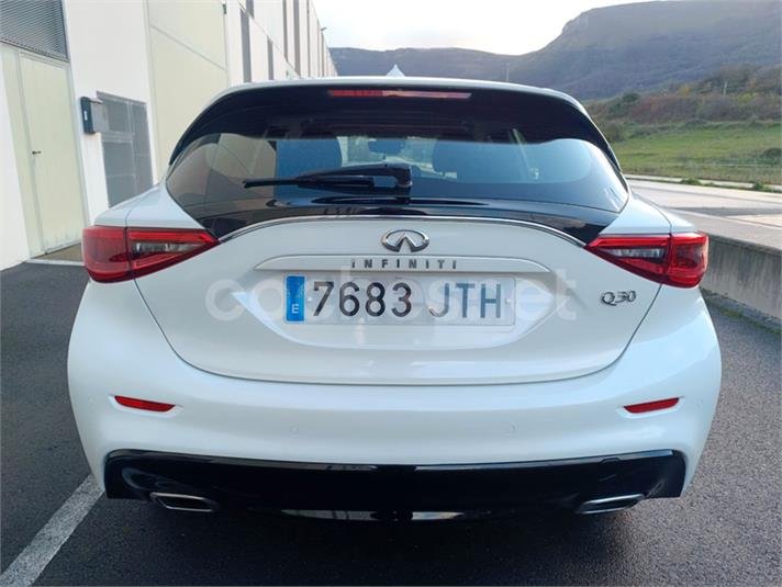 INFINITI Q30 1.5D PREMIUM