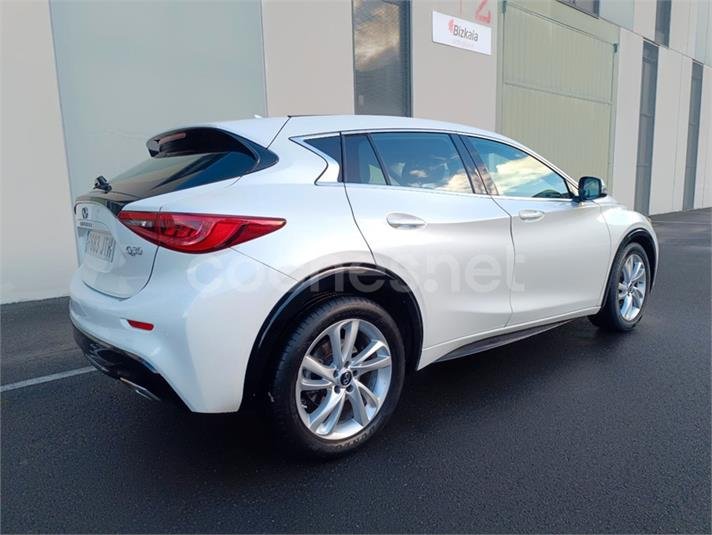 INFINITI Q30 1.5D PREMIUM