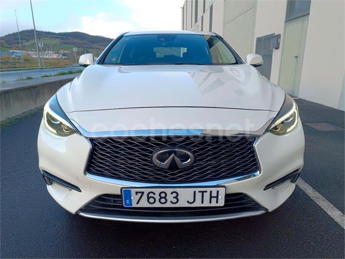 INFINITI Q30 1.5D PREMIUM