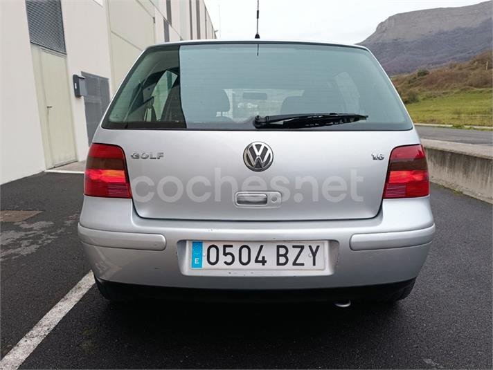 Volkswagen Golf 1.6 Conceptline