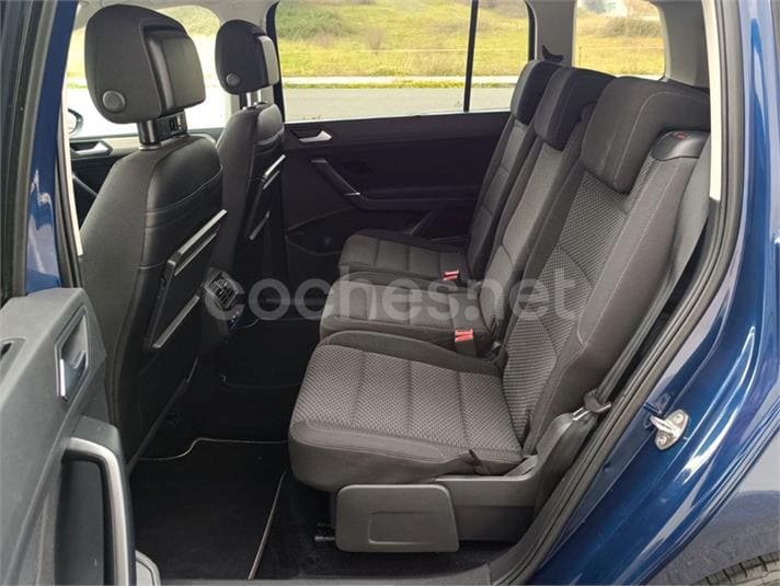 Volkswagen Touran Advance 2.0 TDI