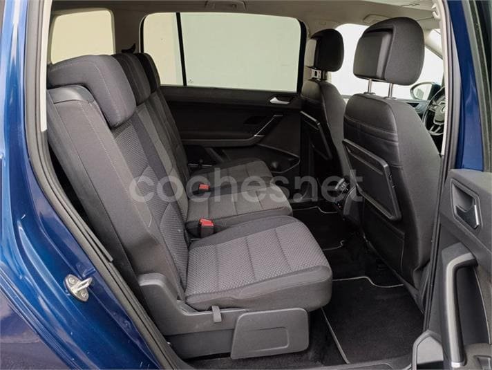 Volkswagen Touran Advance 2.0 TDI