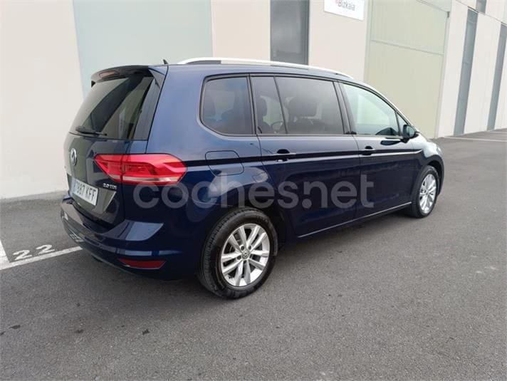 Volkswagen Touran Advance 2.0 TDI