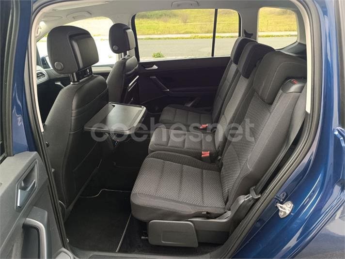 Volkswagen Touran Advance 2.0 TDI