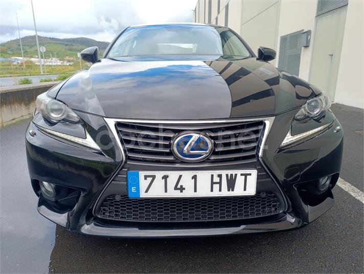 LEXUS IS 300h Hybrid