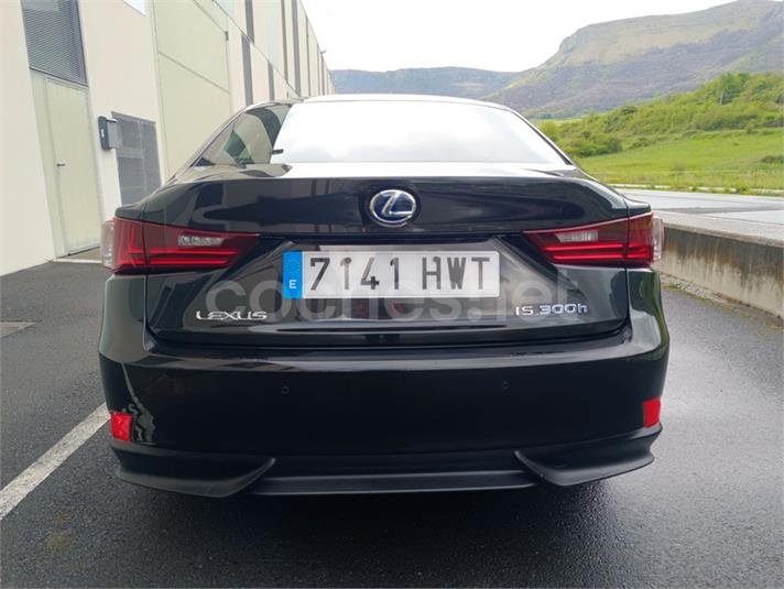 LEXUS IS 300h Hybrid