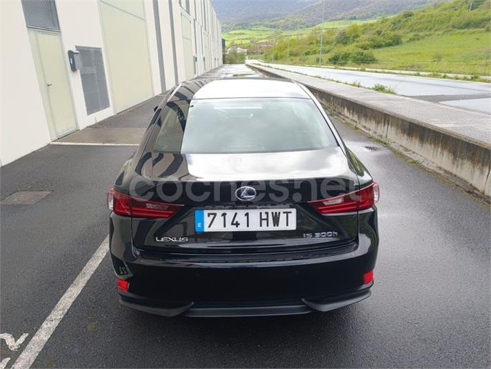LEXUS IS 300h Hybrid