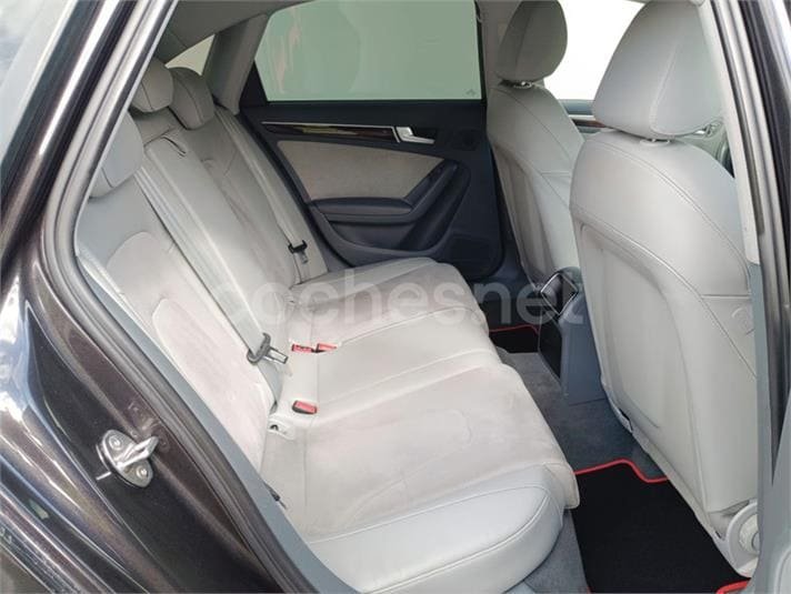 Audi A4 2.0 TDI S line edition