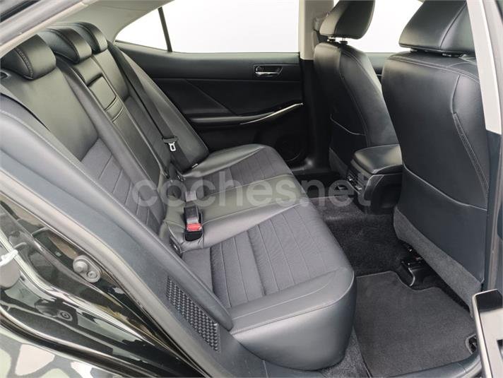 LEXUS IS 300h Hybrid