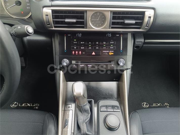 LEXUS IS 300h Hybrid