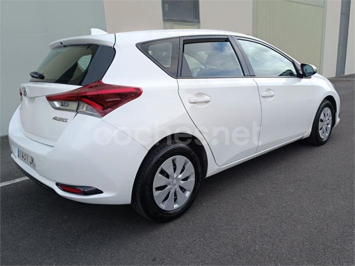 Toyota Auris 90D Active