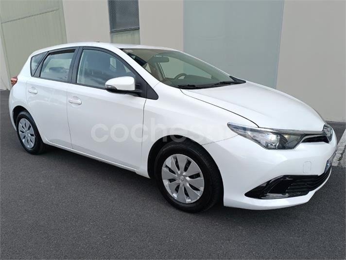 Toyota Auris 90D Active