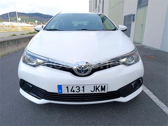 Toyota Auris 90D Active