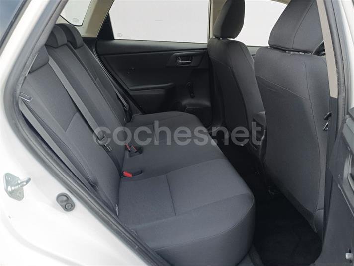 Toyota Auris 90D Active