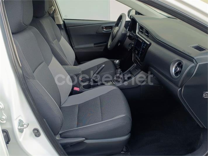 Toyota Auris 90D Active