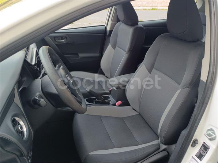 Toyota Auris 90D Active