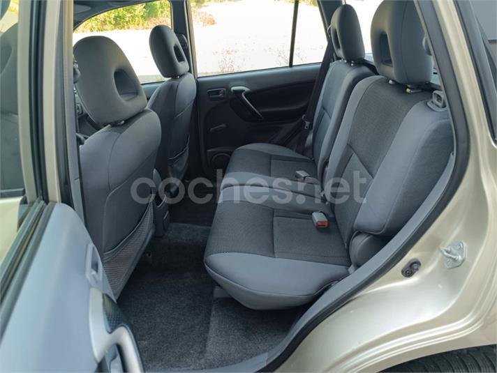 TOYOTA Rav4 2.0 D4D Luna 4X4
