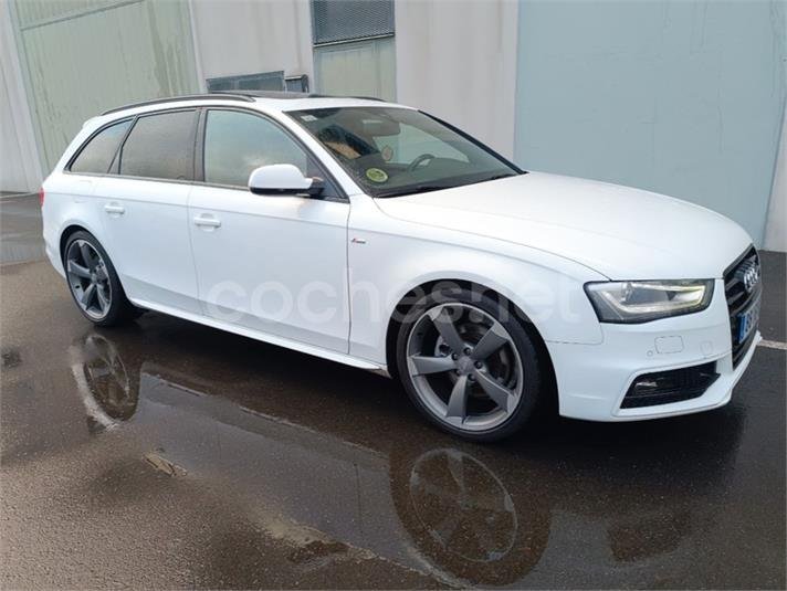 AUDI A4 Avant 2.0 TDI 177 multitr S line edition