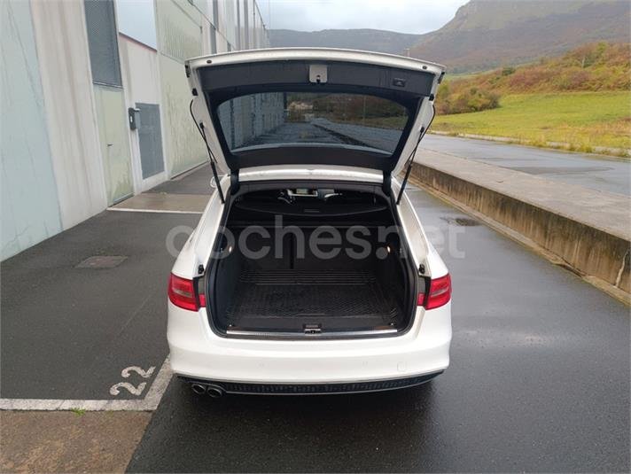 AUDI A4 Avant 2.0 TDI 177 multitr S line edition