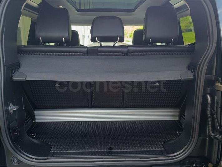LAND-ROVER Defender 3.0 D250 SE 90 Auto 4WD MHEV